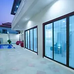 Avoca Pool Villa *