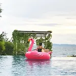 Private Luxury *