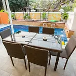 Villa Pool 39b 300 Mater To Gate