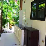 Private Pool & Jacuzzi Villa, Phratumnak, - 600m From The Beach, 711 Nearby วิลล่า *