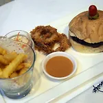 โรงแรม Secrets 3*