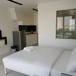 City Center Residence Deluxue Studio 712