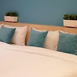 Bed N Bev Hostel *