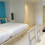 Bed N Bev Hostel *