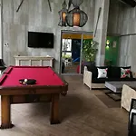 อพาร์ทเม้น The Riviera Wongamat Hong *