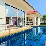 Avoca Pool Pattaya