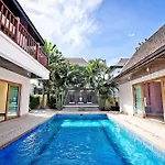 Hotel Tropicana Pool *