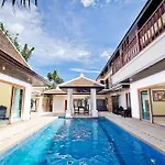 Tropicana Pool Hotel Pattaya