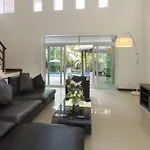 Hotel Tropicana Pool Pattaya