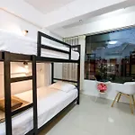 Sindy's Hostel *