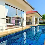 Avoca Pool Villas