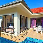 Avoca Pool Villas