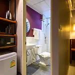 Quarter 09 Hotel