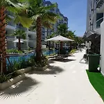 Grand Avenue 1 Bedroom Condo