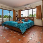 วิลล่า Viewbor - House Walking Street 4 Bedrooms Pattaya