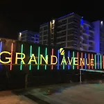 อพาร์ทเม้น Luxury Business Suits In Grand Avenue By Estates Pattaya