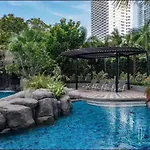Sky Swimming Pool Beach Front Water Park Riviera * Pattaya