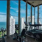 Sky Swimming Pool Beach Front Water Park Riviera อพาร์ทเม้น