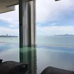 อพาร์ทเม้น Sky Swimming Pool Beach Front Water Park Riviera *
