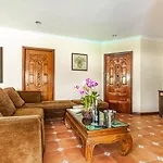 Viewbor - House Walking Street 4 Bedrooms วิลล่า