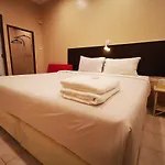 Kkinn South Hotel