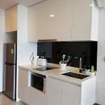 อพาร์ทเม้น The Peak Towers Sea View *
