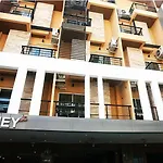 โรงแรม Honey