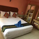 Hotel Goad Star @ Walking Street Pattaya