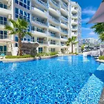 Grand Avenue By Fantasea อพาร์ทเม้น Pattaya
