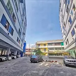 Hagone Condotel - Pool, Near & Steps To Weekend Market อพาร์ทเม้น