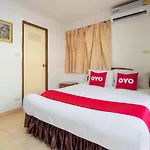 Hotel Oyo 811 Jasmine 2*