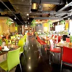 The Seasons โรงแรม