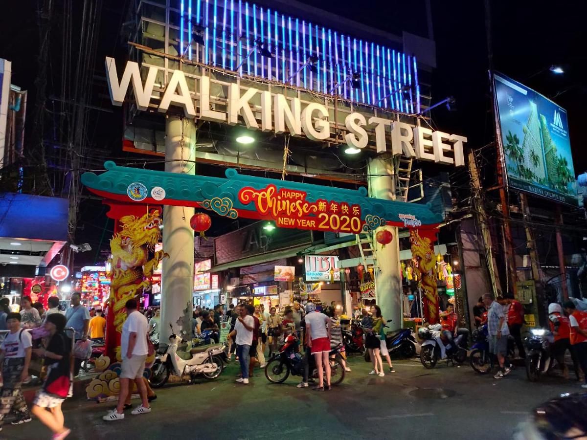 วอล์คกิ้งสตรีท อองคอร์ โฮเต็ล 2* Pattaya