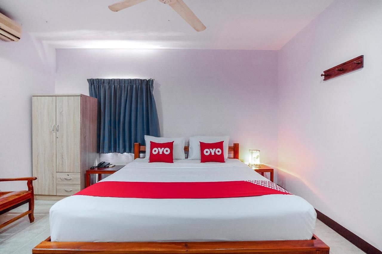 โรงแรม Oyo 1065 Greenery House 2*