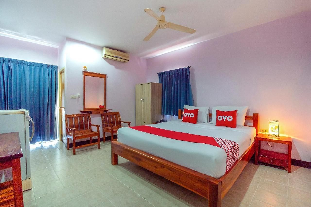โรงแรม Oyo 1065 Greenery House 2*