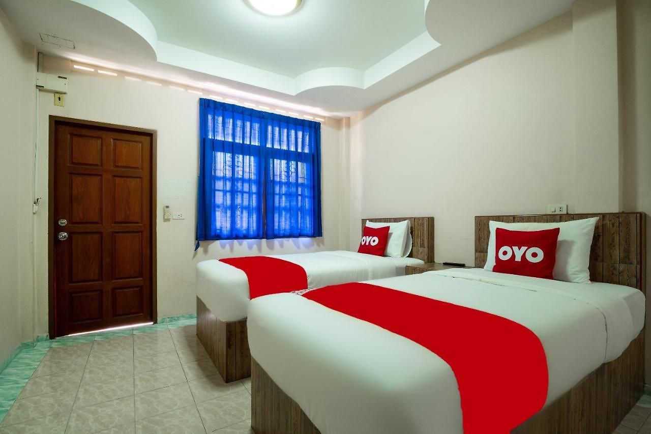 โรงแรม Vaccinated Staff - Oyo 645 Baan Ruangrungroj 2*