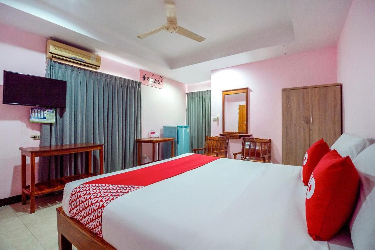 โรงแรม Oyo 1065 Greenery House 2*