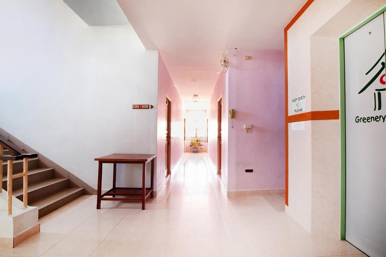 โรงแรม Oyo 1065 Greenery House 2*