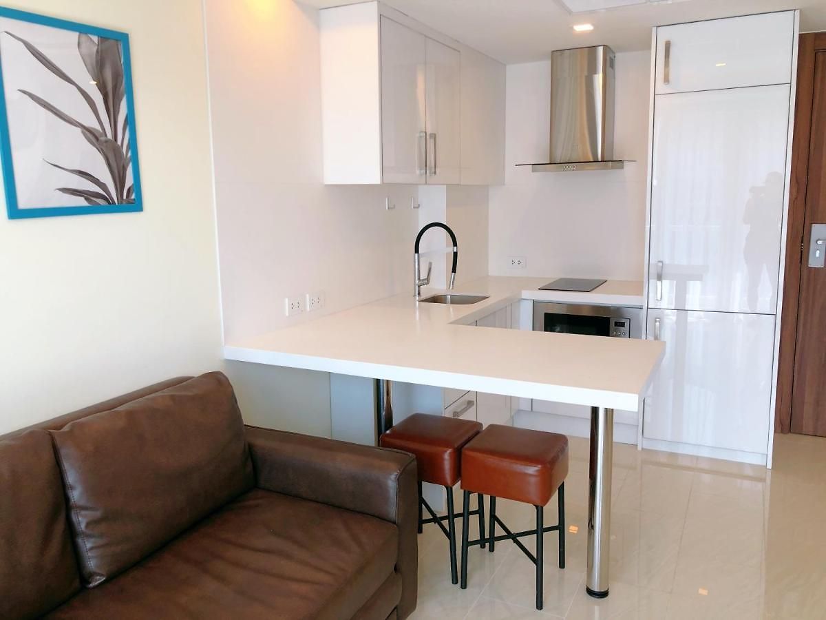 At Soi Buakao 15 By Grand Ave B * Pattaya