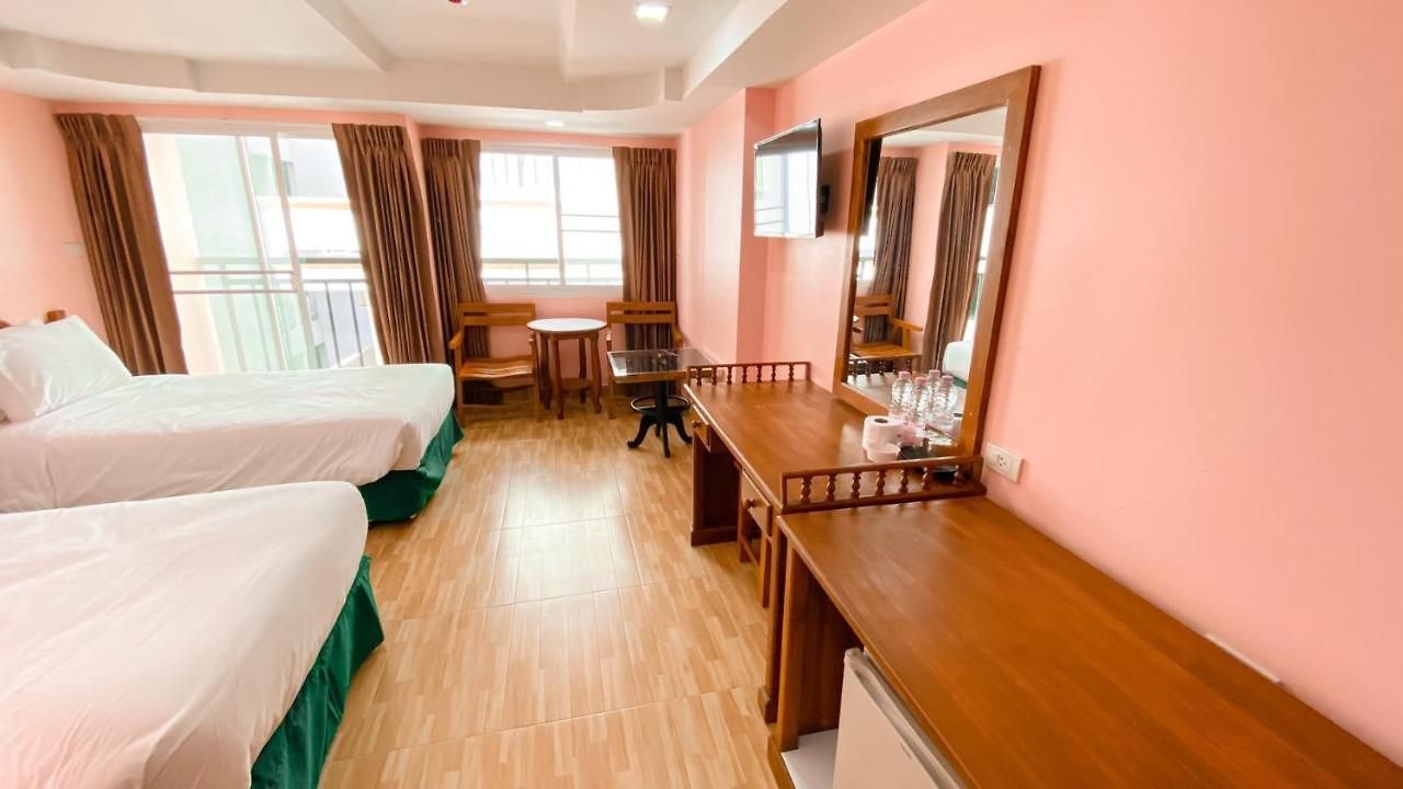 เอเอ พัทยา โกลเดนบีช โฮเต็ล โรงแรม 3*