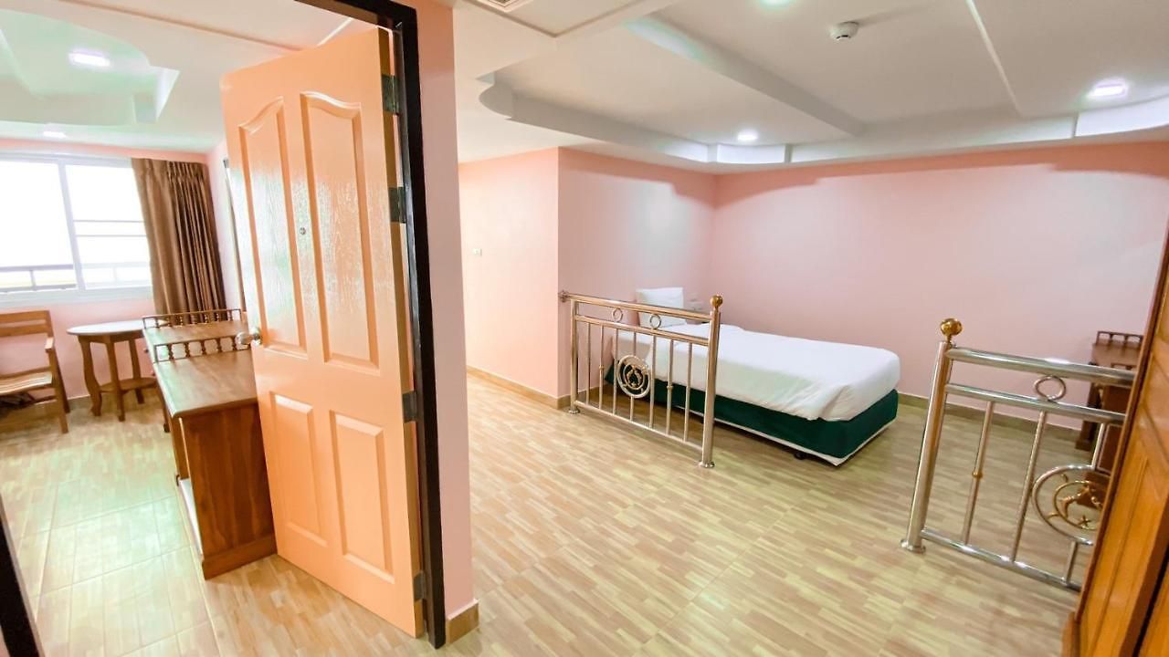 เอเอ พัทยา โกลเดนบีช โฮเต็ล โรงแรม 3*
