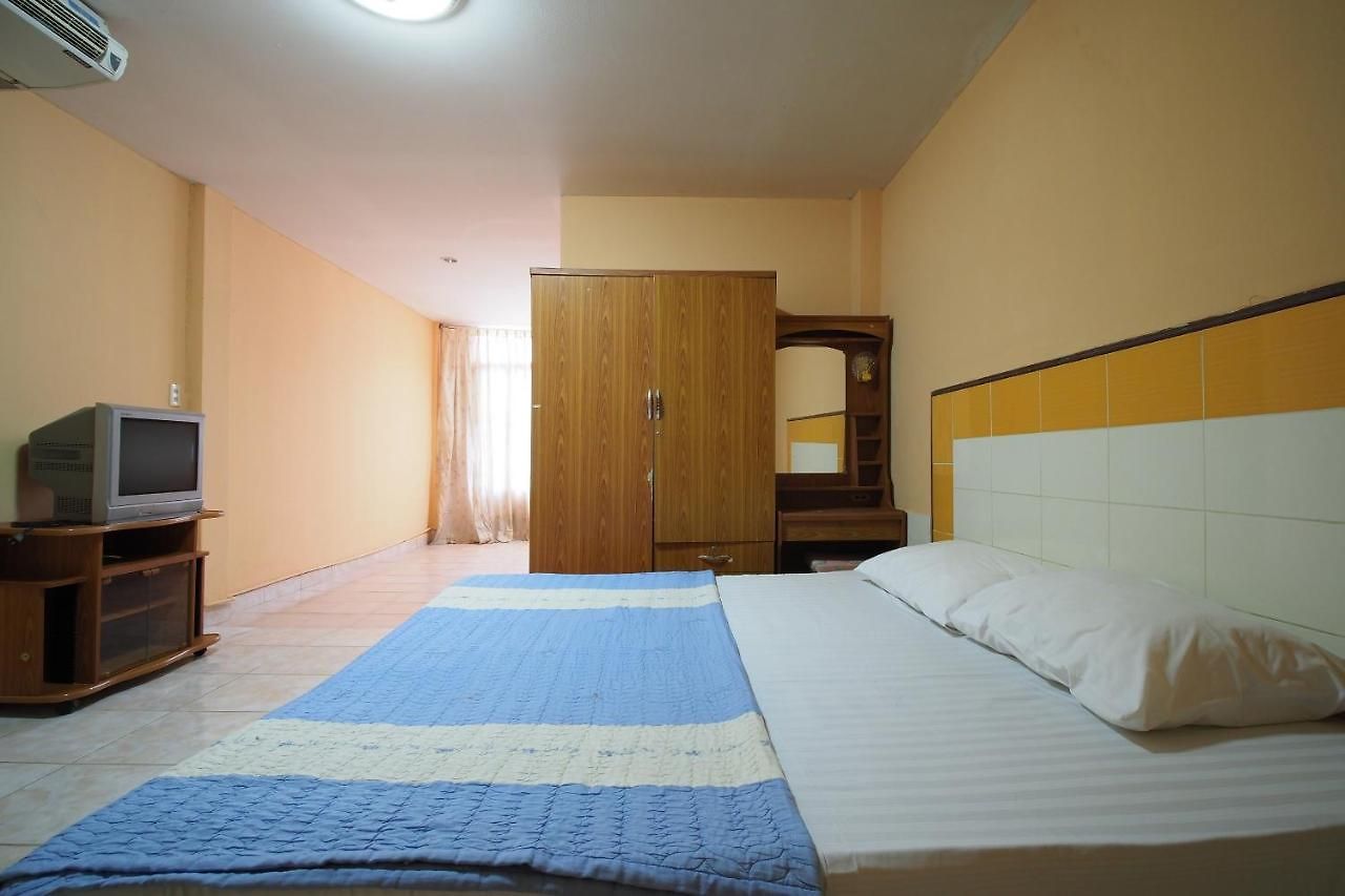 โรงแรม Oyo 1004 Naklua Mansion 2*