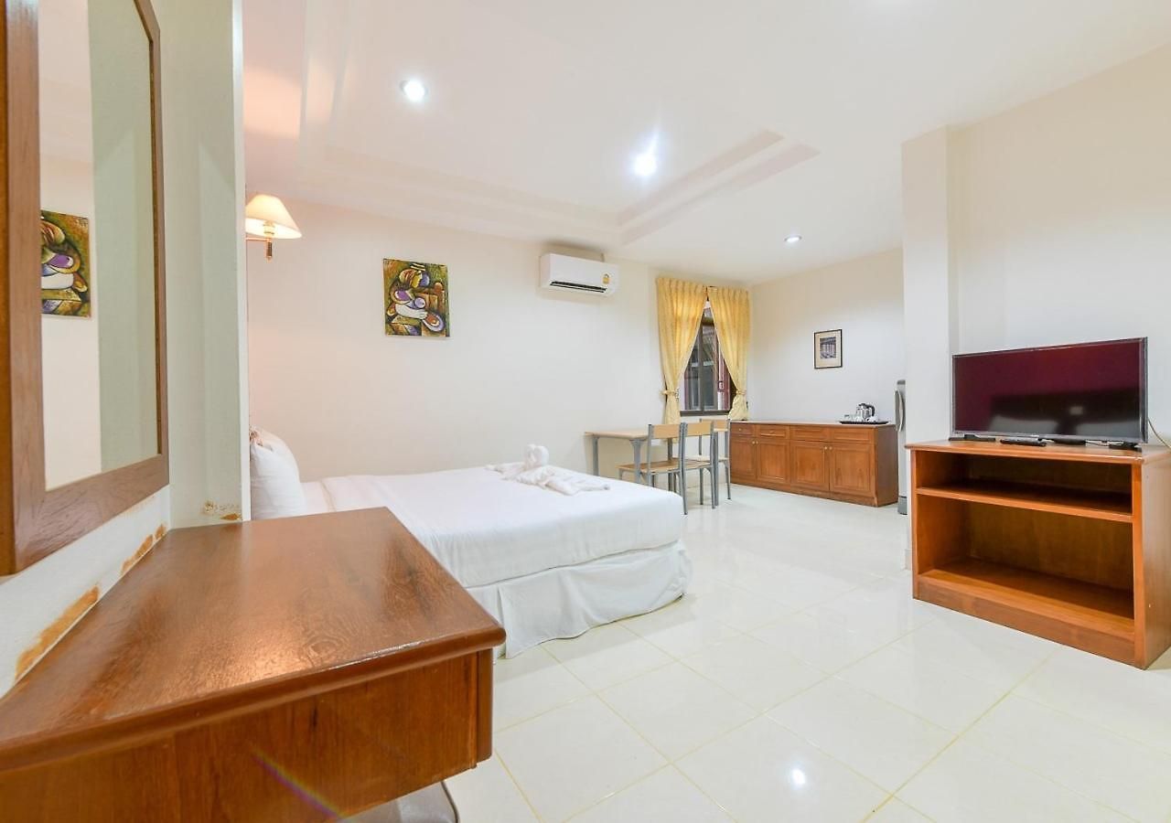 โรงแรม Sun &