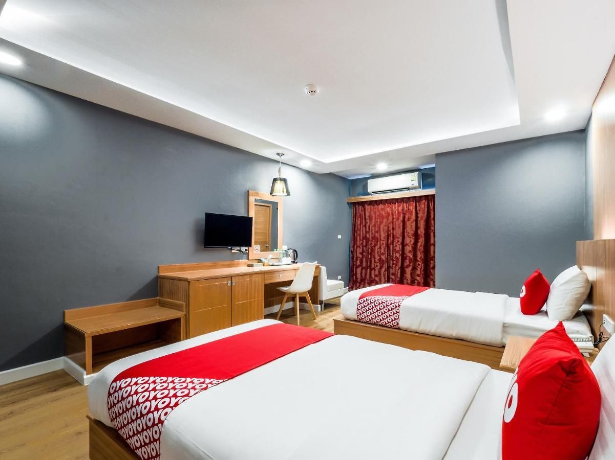 Oyo 1126 Curve Boutique โรงแรม 3*