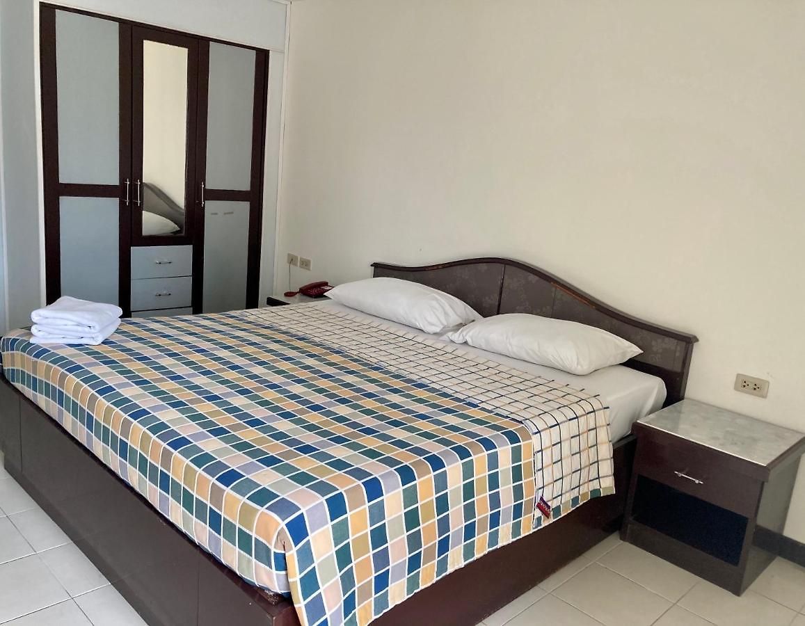 อพาร์ตโฮเทล Dee Budget Hotel by Dang โรงแรมดีบัดเจดโฮเทลพัทยาบายแดง