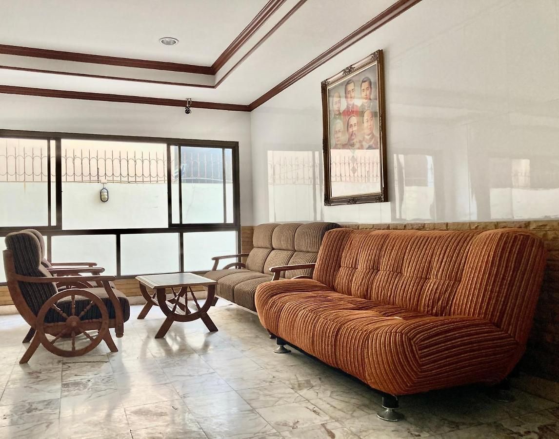 Dee Budget Hotel by Dang โรงแรมดีบัดเจดโฮเทลพัทยาบายแดง อพาร์ตโฮเทล Pattaya