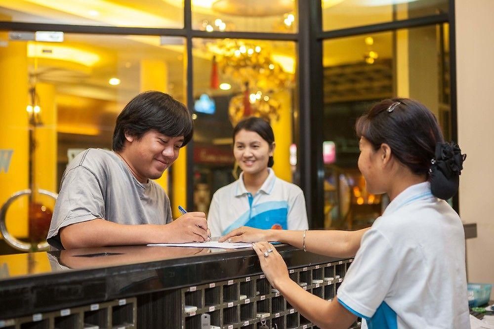 Eastiny Place โรงแรม 3*
