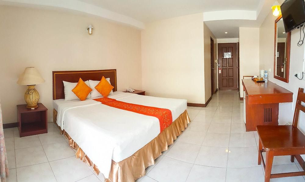 Eastiny Place โรงแรม