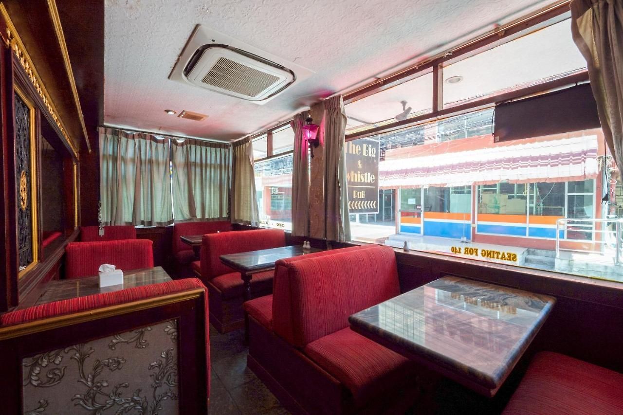 Oyo 75328 Punjabi Junction โรงแรม