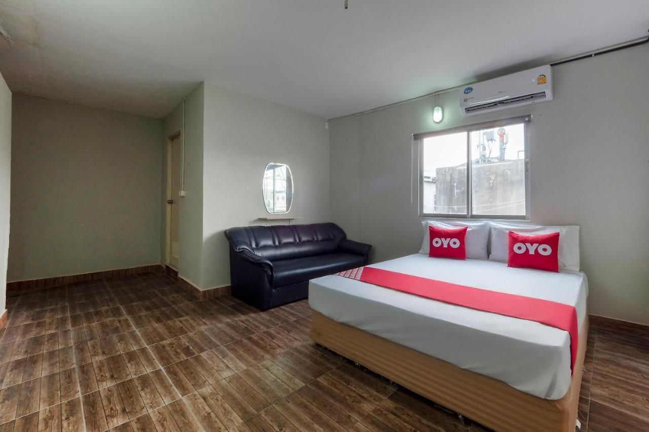 โรงแรม Oyo 1066 Encore Sea Side 2*